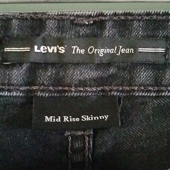 Levi's - Picture 2 of 4